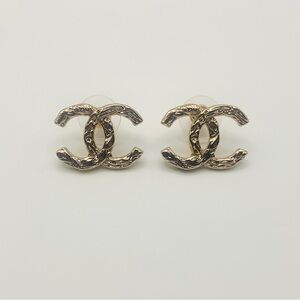 Vintage Chanel Interlocking Leaf detailed CC Logo Stud Earrings